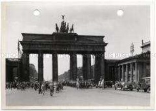 Berlin, Brandenburger Tor, Aufziehen der Wache