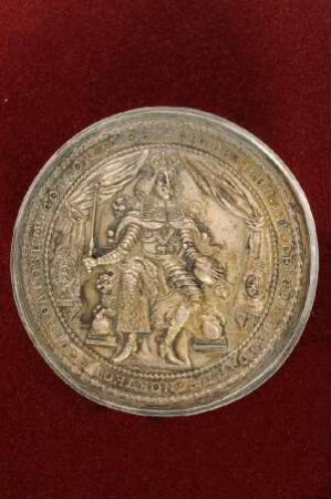 Majestätssiegel Friedrichs III. als Medaillon