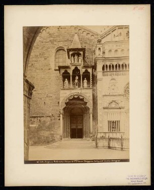 Santa Maria Maggiore, Bergamo: Gesamtanasicht des Nordportals (Porta dei Leoni rossi)