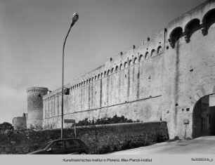 Mura, Magliano in Toscana