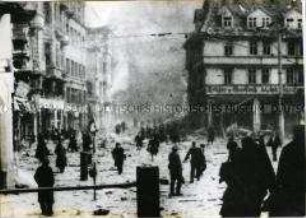 Der Fischmarkt in Halberstadt nach dem Luftangriff vom 8. April 1945