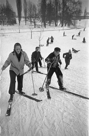 Skifahren in der Albsiedlung zwischen Grünwinkel und Daxlanden.