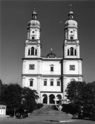 Katholische Stadtpfarrkirche Sankt Lorenz & Ehemalige Stiftskirche