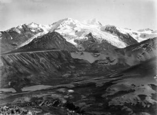 Das Ancohuma Massiv : Blick auf das Ancohuma Massiv, möglicherweise vom Huayna Potosi aus.