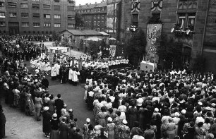 Fronleichnamsprozession der Liebfrauenkirche in der Südstadt.