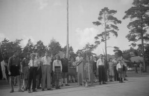 1. Zentrales Pionierlager "Georgi Dimitroff" in Prora auf Rügen : Ansprache während eines Appells