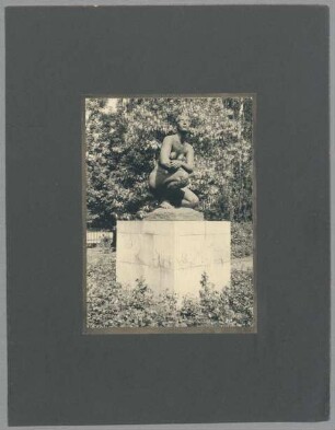 Große Kauernde, 1925/27, Bronze