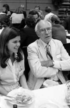 1978 Medizin 26. Juni bis 30. Juni; Studentenabend Gespräche mit Laureaten: Sir John C. Eccles [mit Tochter ?]