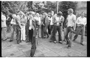 Kleinbildnegativ: DDR-Teilnehmer*innen der Schwimm-Weltmeisterschaft, Gedenkstätte Plötzensee, 1978
