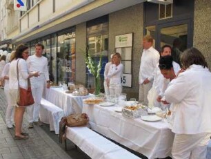 Diner en blanc