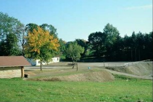 neu angelegter Festplatz am Ortsrand