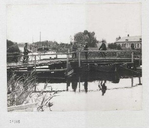 Kriegsbrücke über den Somme-Kanal