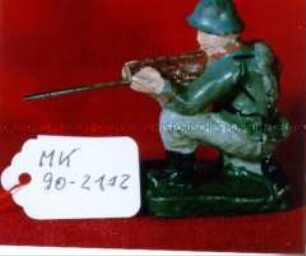 Knieender Infanterist, Gewehr im Anschlag