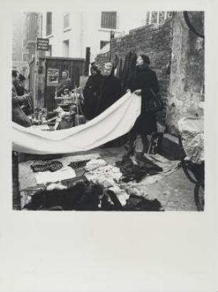 Ohne Titel (Marché aux puces à Paris)