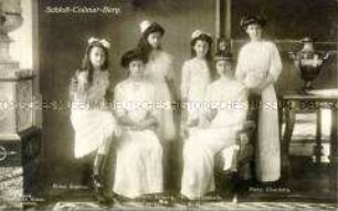 Die Prinzessinnen Sophie, Antonia, Hilda, Elisabeth und Charlotte, sowie die Großherzogin Marie Adelheid von Luxemburg