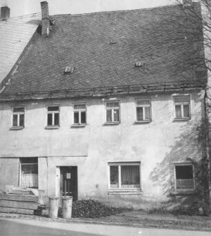 Adorf. Wohnhaus, Ernst-Thälmann-Platz 13. Straßenansicht