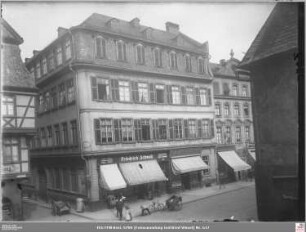 Fahrgasse 18 und Fahrgasse 16 (angeschnitten) von Westen