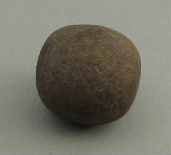 Stone bola