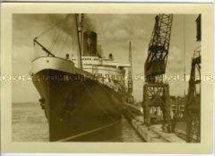 Hochseepassagierdampfer "Bremen" im Hafen von Southampton