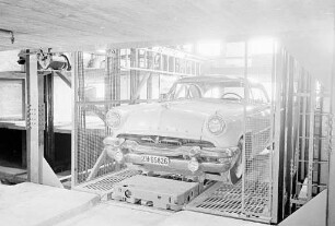Eröffnung des Karlsruher Autosilos (Parkhaus) in der Amalienstraße.