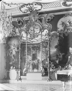 Potsdam, Neues Palais, Unteres Konzertzimmer, R.: 211, Spiegel der Südwand.