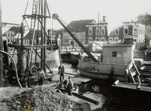 Bauarbeiten im Flußbett und am Ufer der Uecker