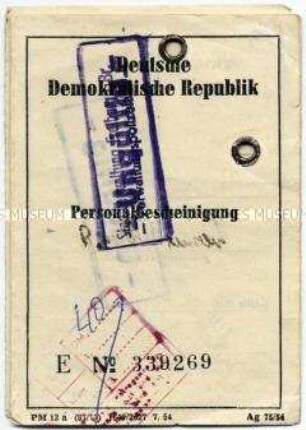 Ausweis für einen Bürger der DDR zur Ausreise nach Westdeutschland