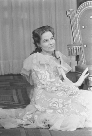 Szenenbilder aus "Der Snob", Theaterstück von Carl Sternheim. Kammerspiele (Deutsches Theater) Berlin, 09.04.1963