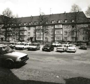 Dresden-Hellerau, Markt 11/13. Wohnhäuser (1909-1911, R. Kolbe)
