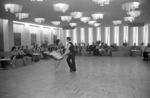 Neueröffnung der Tanzschule Großkopf-Tönnies in der Erbprinzenstraße 32