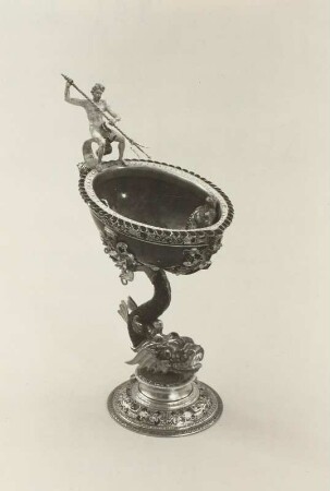 Schälchen mit Neptun und Delphin