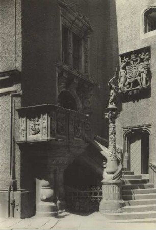 Rathaustreppe mit Kanzel und Säule der Justitzia