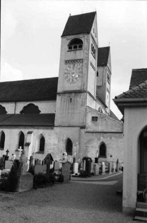 Steingaden: Friedhof mit beiden Kirchtürmen