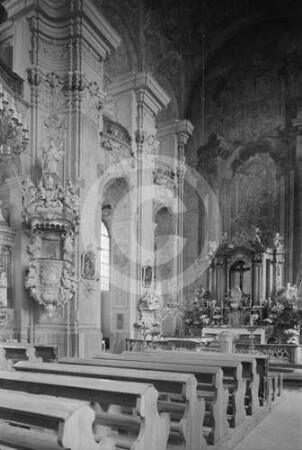 Langhausarkaden der katholischen Kirche Brieg