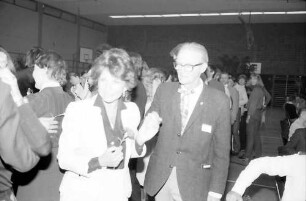 30. Tagung 1980 Chemiker; Studentenabend: (unscharf) Frau Anfinsen, William N. Lipscomb