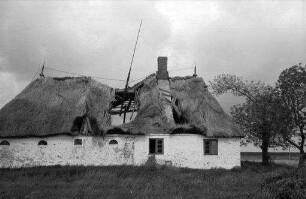 St. Peter Dorf: vom Sturm zerstörtes Bauernhaus