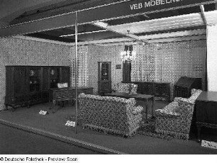 Sitzgruppe (Modell 4483) : Ausstellungskoje des VEB Möbelkombinat Zeulenroda-Triebes (ZEUTRIE) mit Sitzgruppe (Modell 4483)