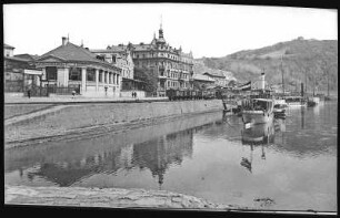 Aussig. Dampfschiff-Landungsplatz mit Dampfschiffen und Dampfschiff-Hotel