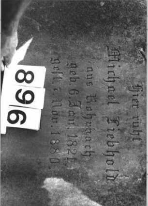 Grabstein 896 (Detailaufnahme 2)