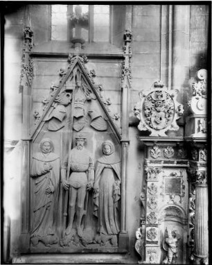 Wertheim Evangelische Stiftstkirche Chor Löwensteinsche Grabkapelle Grabplatte Johann I. von Wertheim (gestorben 1407) mit seinen beiden Ehefrauen