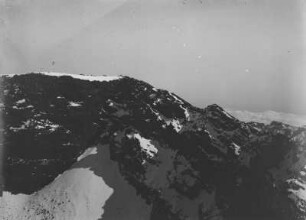Vulkanlandschaft : Der verschneite Gipfel des Pico del Teide