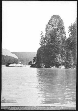 Oregon. Rooster Rock Columbia River