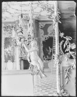 Potsdam, Neues Palais, Unteres Fürstenquartier, Unteres Konzertzimmer, R.: 161, Südwand, Spiegel.