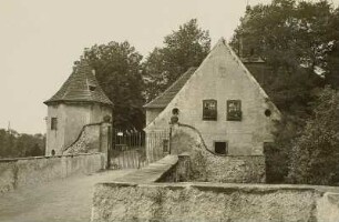 Schloss Mutzschen : Mutzschen (Kreis Grimma) Schloss Mutzschen. Schlossanlage. Schlossbrücke mit Schlosstor und Torhäusern.