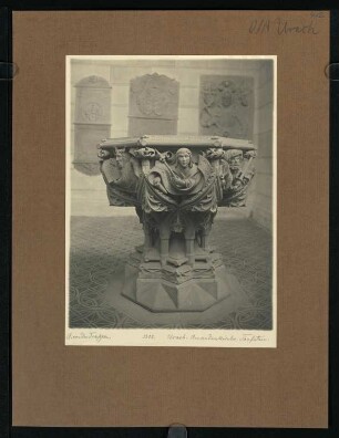 412, Urach. Amanduskirche. Taufstein. (Nr. 3388).