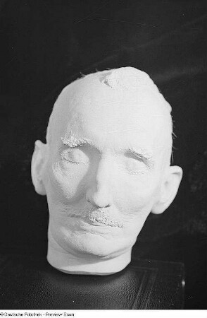 Porträt Totenmaske Prof. Enno Heidebroek