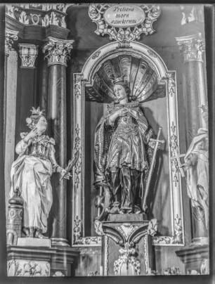 Pfarrkirche, rechter Seitenaltar