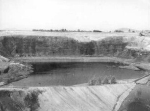 Zittauer Becken, Braunkohlentagebau Olbersdorf. Zustand nach Stilllegung (Beginn des Absaufens)