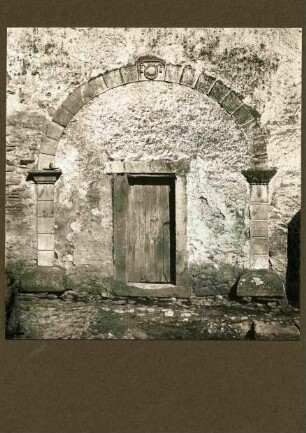 Tor mit Schlußstein 1632 ? (eingemauert)