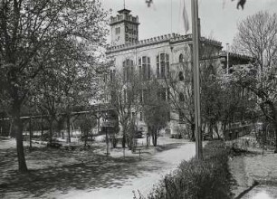 Cossebaude (Dresden-Cossebaude), Am Osterberg 1. Restaurant und Hotel "Osterberg" (um 1890). Eingangsseite